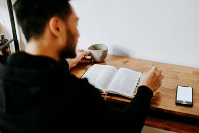 Rustic Reading Nook: Crafting a Cosy Sanctuary for Bibliophiles