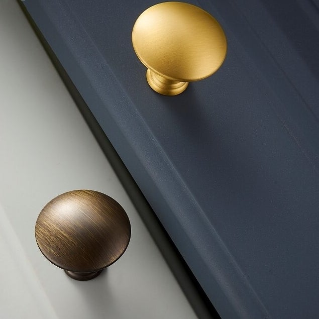 Saylor Solid Brass Knobs